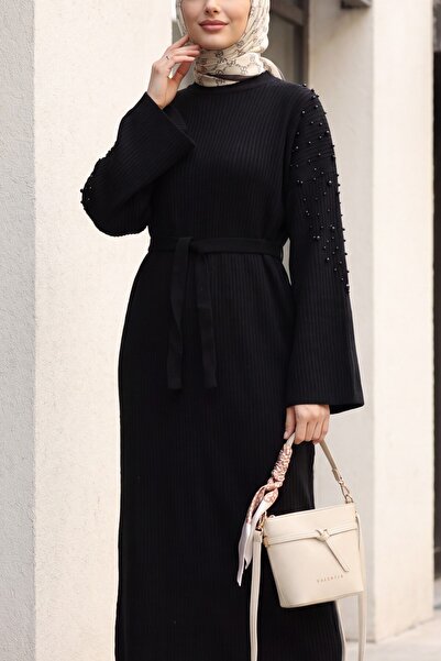 HİJABAYA Rochie maxi drapată cu mâneci largi și decolteu rotund, cu umeri goi...