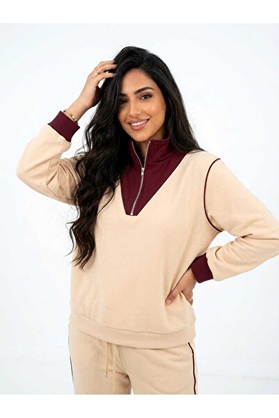 DAY BY DAY Casual Sportswear Set with High Collar and Short Zipper, V-Neck, and Comfortable Wide-Leg Pants.