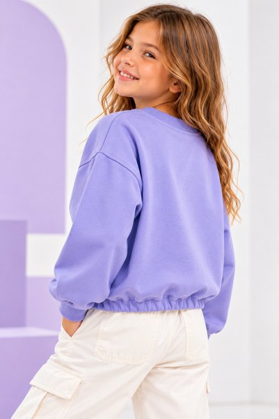 Çikoby Kız Çocuk Lila Baskılı Crop Sweatshirt – %100 Pamuk, Rahat ve Modern Tasarım