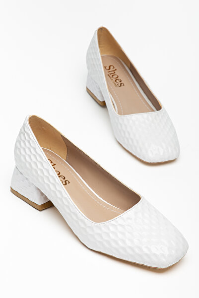 simplicity Weiße, dickbesohlte Damenschuhe mit geprägtem Muster und kurzem Ab...