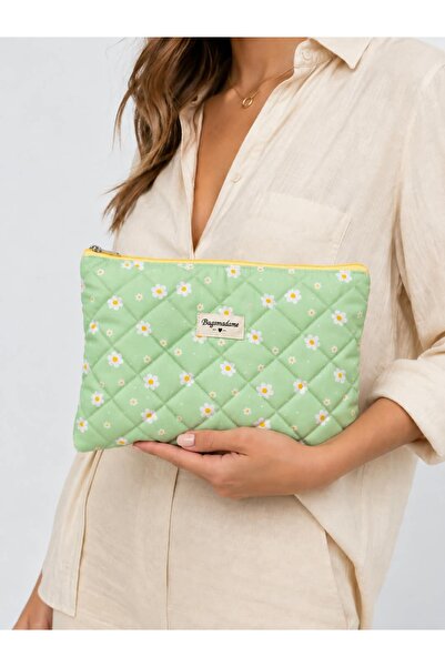 BagsMadame Daisy Patterned Single Compartment Zippered Clutch Portfolio Handb...