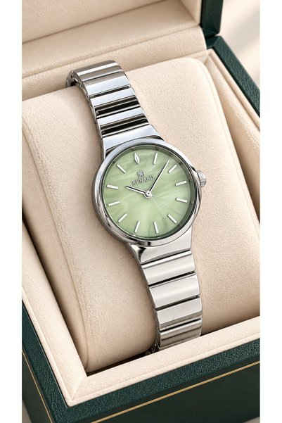 Reward Silver Steel Band, Green Dial, Small Case Women's Wristwatch, in Stylish Box