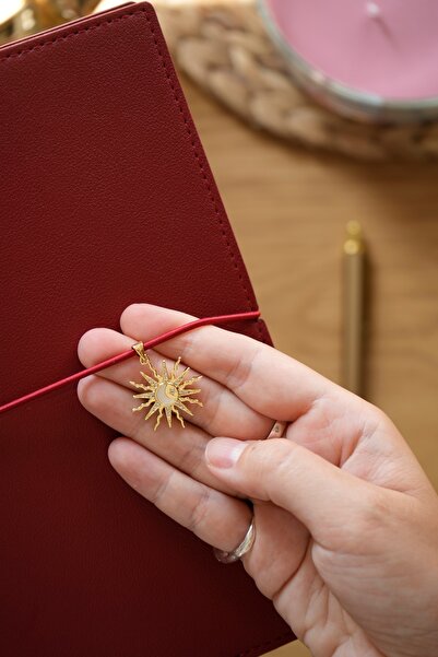 Victoria's Journals Charm-2027 Year Daily Agenda A5 -Changeable Interior and Charm. Gilded Edge.-Burgundy