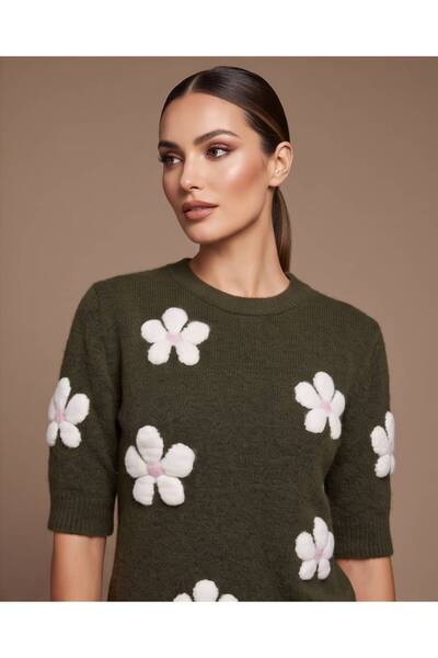 Trend Kapında Women's Floral Appliqué Detailed Short Sleeve Knit Sweater