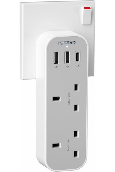 Generic محول كهربائي مزدوج بمنفذين مع 3 منافذ USB (منفذ USB-C واحد)