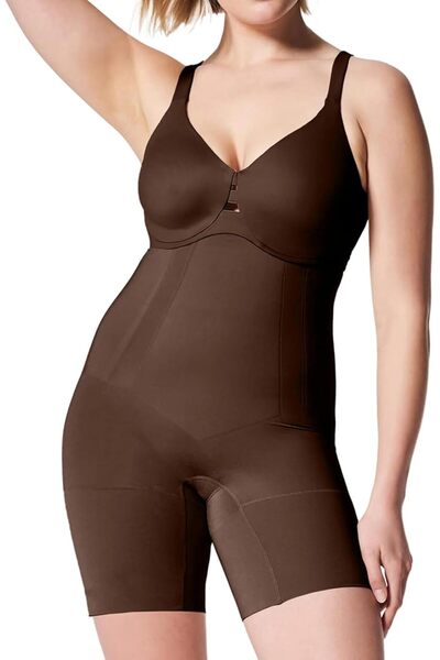 Spanx شورت نسائي كلاسيكي عالي الخصر من أونكور (عبوة من قطعة واحدة)
