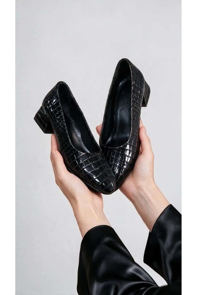 mikay shoes Kadın Kroko Desenli Alçak Kalın Topuklu Klasik Ayakkabı