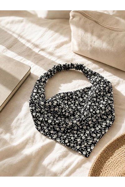 BlackCatDesign Black Daisy Floral Hair Scarf Headband, Elastic Triangle Kerch...
