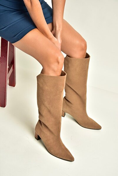 Fox Shoes Z654280161 حذاء نسائي من جلد المنك الطبيعي بكعب سميك