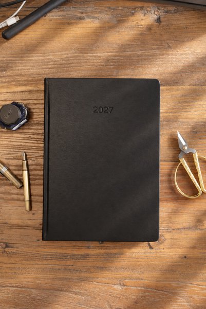 Victoria's Journals Business-2027 Year Daily Agenda 20X28 Cm. One Page Per Day-Black
