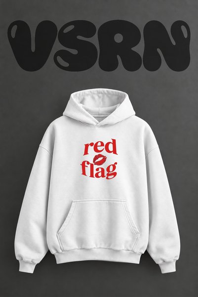 VSRN سويت شيرت بقلنسوة باللون الأبيض بتصميم Red Flag Kiss مطبوع من الأمام