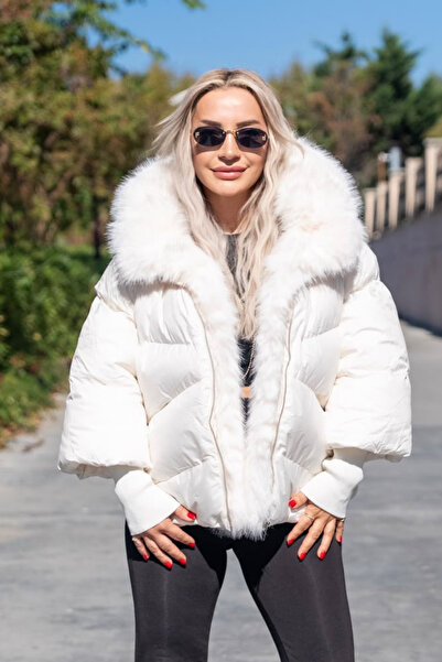 Muna Boutique White Inflatable Coat with Knitwear Detail on the Sleeves