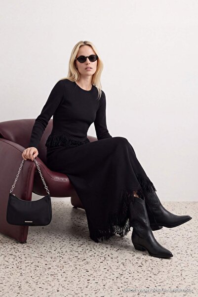 Trendyol Collection Rochie neagră maxi din tricot cu detaliu cu ciucuri la ti...