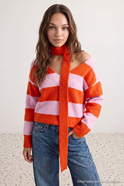 Trendyol Kollektion Rot*001 Strickpullover mit weicher Textur und Schal-Detai...