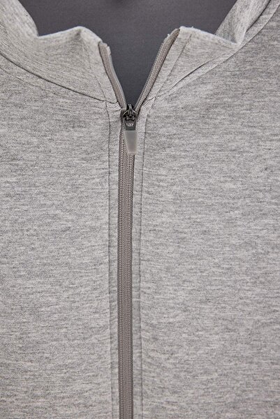 Trendyol Collection سترة رياضية محبوكة باللون الرمادي الميلانج للغوص/السكوبا THMAW27SK00003