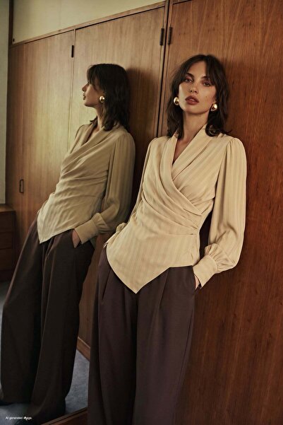 Sateen Gestreifte Zweireiher-Bluse - Beige