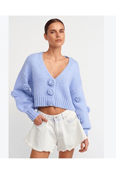 MEGAHAN BOUTIQUE Hand Knitted 3D Flower Detailed Cream Crop Cardigan / Design...