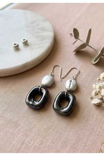 Ivory Pearl أقراط متدلية مصنوعة يدويًا من الحجر الطبيعي باللونين الأسود والأب...