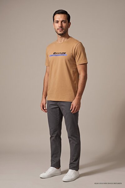 Maccali Tricou pentru bărbați Camel, cu imprimeu Attitude, cu gât rotund și c...
