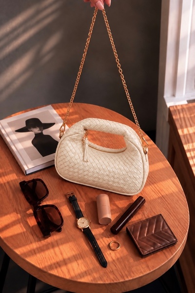 Çantacımstore Дамска мини плетена чанта тип клъч, кремава