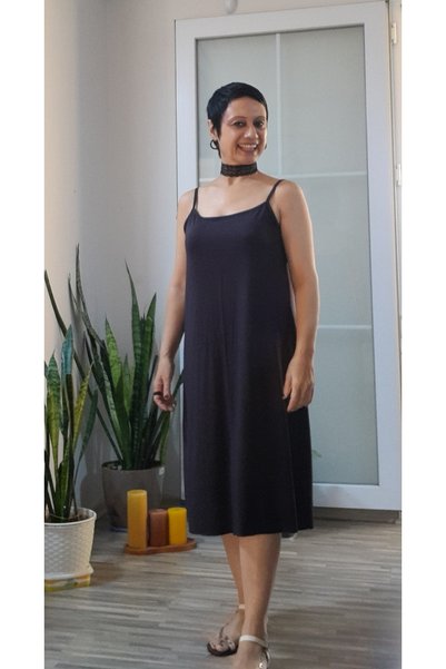 Mertcan Butik Rochie neagră din viscoză pieptănată cu bretele din șnur