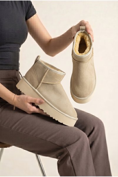 Moda Devrin Бежови боти с дебела подметка, подплатени с велур