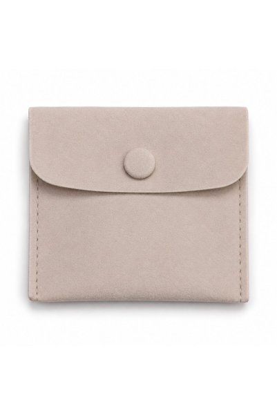 Leski Săculeț de bijuterii din microfibră: interior 6 x 6 cm, exterior 8 x 8 cm.