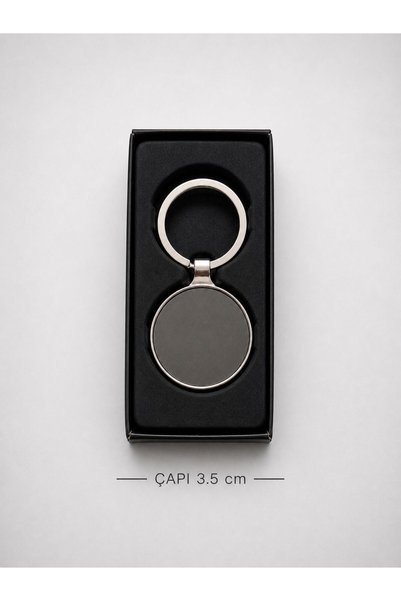 Armoris Metal Keychain - Metal Stylish Accessory Bag Detail Presentation Item
