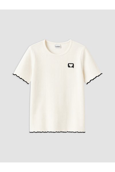 LC Waikiki تي شيرت NEVAVM Farklışi للبنات بياقة بيضاوية مطرزة