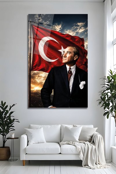 Parıltı Yayınları Dalgalanan Türk Bayraklı Ve Gün Batımı Mustafa Kemal Atatür...