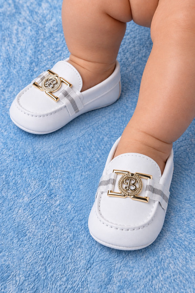 Rocha Baby حذاء موكاسين للأطفال مزين بمشبك معدني وتفاصيل شريطية