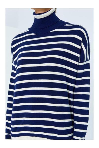 Venezia Women's Striped Turtleneck Knitwear Sweater