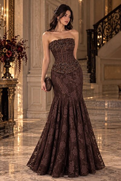 ELORA FASHION فستان دانتيل بني بقصة حورية البحر وزخارف بارزة.