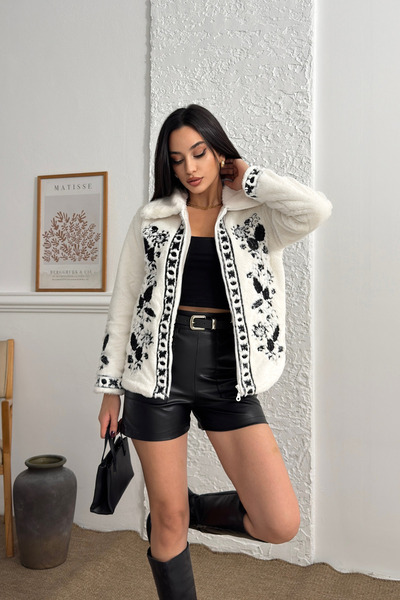 REELMODA Women's Embroidered Plush Coat