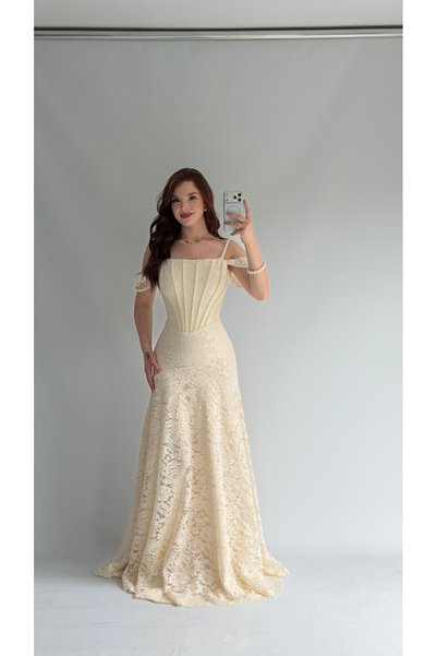 ayşenur Dinçer butik Valeria Dantel Abiye Krem