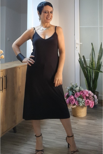 Mertcan Butik Black Front and Back V-Neck Below the Knee Combed Viscose Dress