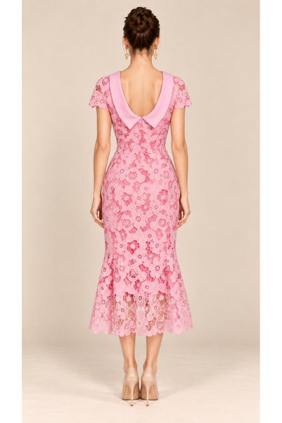 2TRENDY Women's Pink Midi Floral Lace Dress with Wide Collar and Open Back and Ruffled Hem