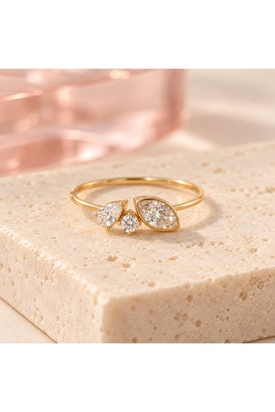 BLOOMY Marquise Crystal Trio Ring - 7