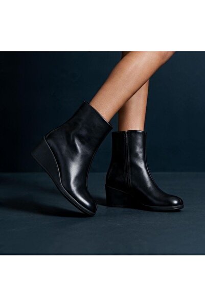 NE&VE SHOES Μαύρες γυναικείες μπότες με εσωτερικό φερμουάρ από λουστρίνι και ...