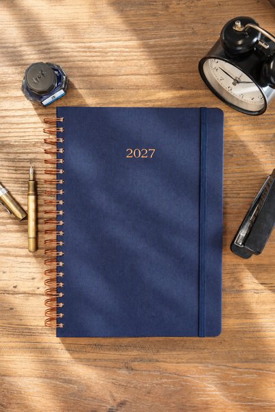 Victoria's Journals Business-2027 Year Daily Spiral Agenda 20X28 Cm. One Page Per Day - Navy Blue