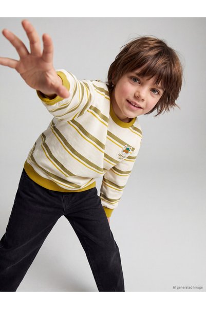 LC Waikiki Rmz Gi̇yi̇m Farkiyla Striped Boys' Thick Sweatshirt