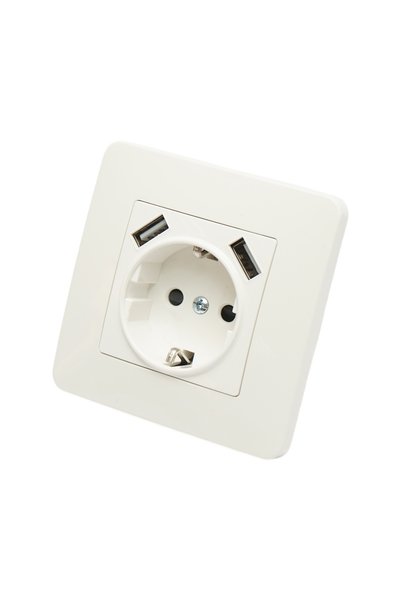 UTB Priza schuko alba incastrata 220V, 16A, 2xUSB 5V 2.1A, PC 80x80mm