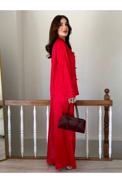 the baleria بدلة صينية من الساتان بأزرار