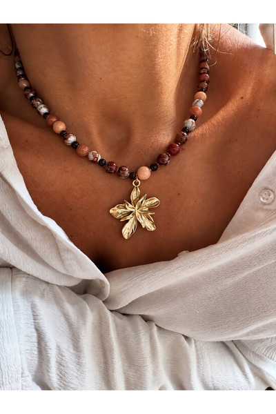 Arsaley Collection قلادة نسائية من الخرز الحجري الطبيعي باللون البني على شكل ...