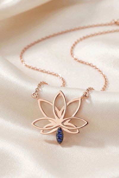 Iryum Safir Lotus Çiçeği Kolye