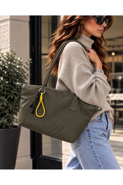 seraptakidunyasi Women's Daily Shoulder Bag with Zipper Closure and Charm Accessories, Sporty Stylish Shopper Tote Bag