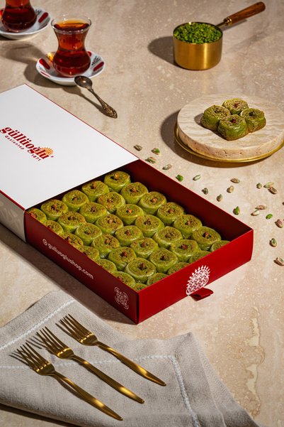 Gaziantep Güllüoğlu Fıstıklı Saray Sarması - Büyük Boy Kutu ℮ 1100 gr - (32–36 dilim)