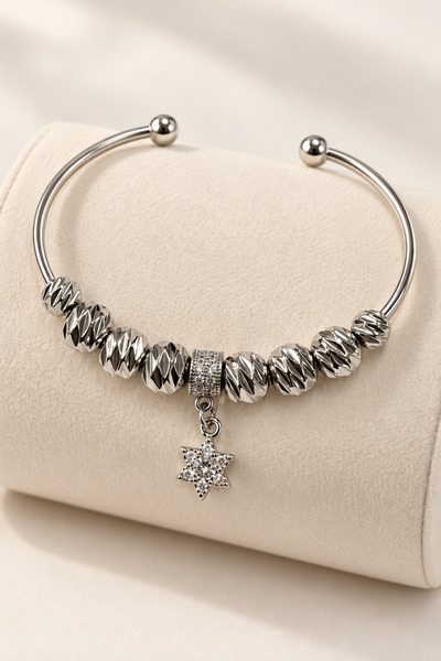 MakeWell Adjustable Steel Bracelet Suitable for Young People and Children, Mixed Figure Zircon Stone Charm Model, Silver Color