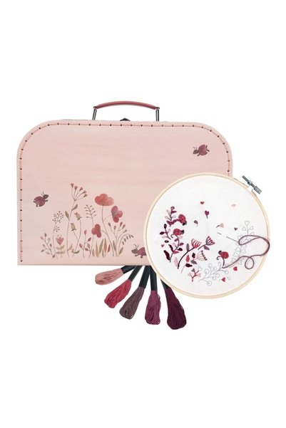 Egmont Toys Joc creativ Invata sa brodezi,
