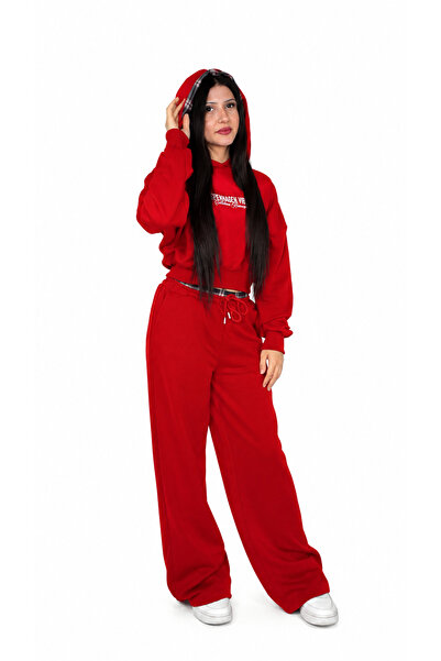 Genel Markalar Kadın Kırmızı Kapüşonlu Baskılı Crop Sweatshirt Bol Paça Eşofm...